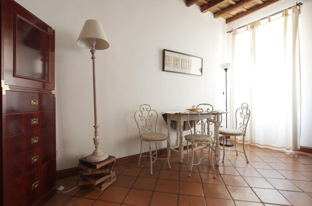 Vacanze Romane Centro Storico Trastevere Apartment Cameră foto